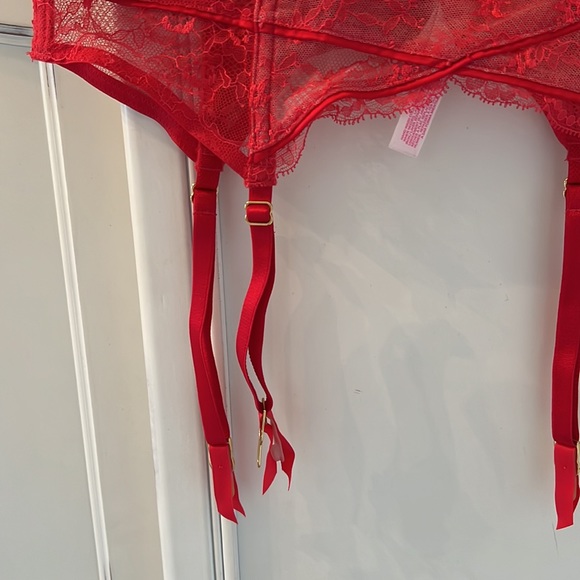Victoria's Secret Red Lace Garter Belt Lingerie - Picture 6 of 16